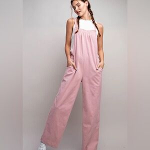 BUTTON DETAILED CORDUROY OVERALL
Corduroy overalls featuring button detailing